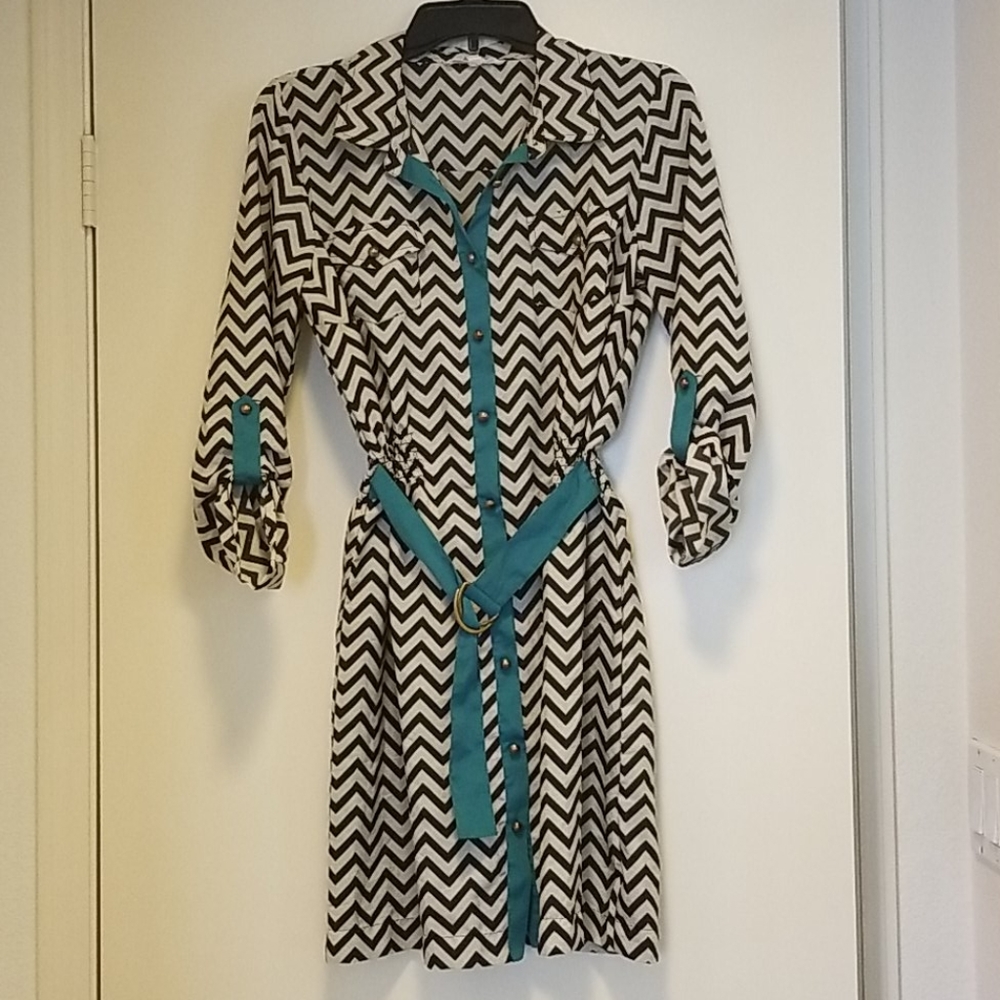 Olive & Oak Women's dress Black And Tan Chevron Size Medium